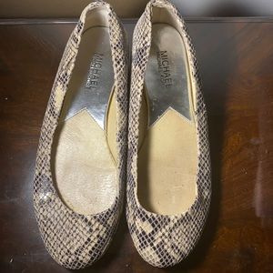 ❤️Michael Kors Flats 🥿